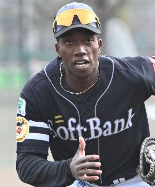 ソフトバンク軍師・三森大貴が4年ぶりジェット風船発射直後に一発