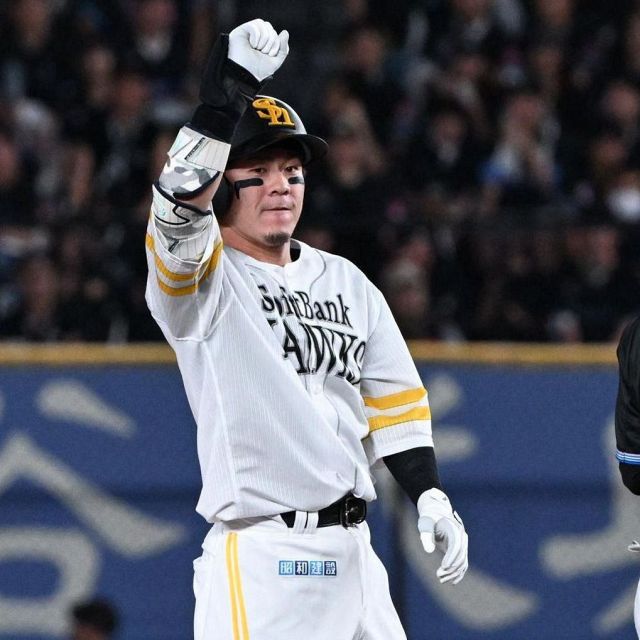 元パ・リーグ首位打者が1軍コーチからスタッフ転身「めちゃくちゃ驚か