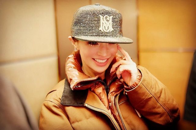 ビジュがため息出る」浜崎あゆみ25年ぶりフジ月9主題歌ジャケット写真