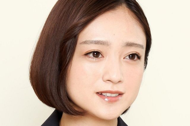 同情するなら金をくれ！」から32年…44歳、安達祐実〝雰囲気一変〟姿が