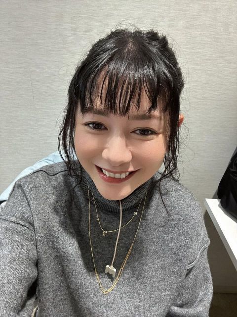仮面舞踏会みたい」元E-girlsの藤井夏恋、人気ボーカルの夫と新婚旅行