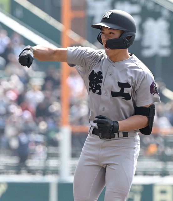 プロ注目右腕と緊迫の投手戦 初の背番号1つけた熊本工・山本凌雅「一