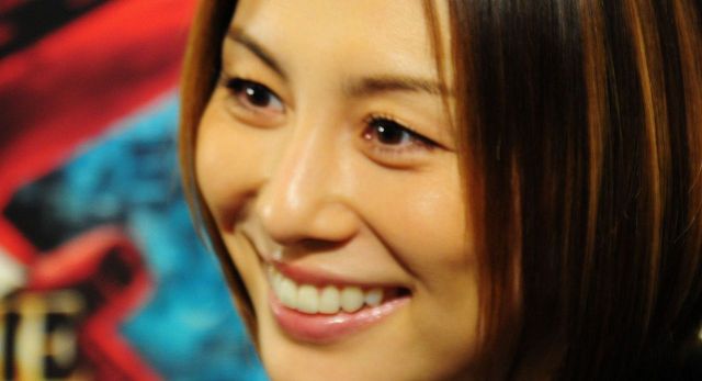 米倉涼子のサンタコスはシースルーワンピ「えー!まって可愛すぎるーー 米倉涼子のサンタコスはシースルーワンピ「えー!まって可愛すぎるーー