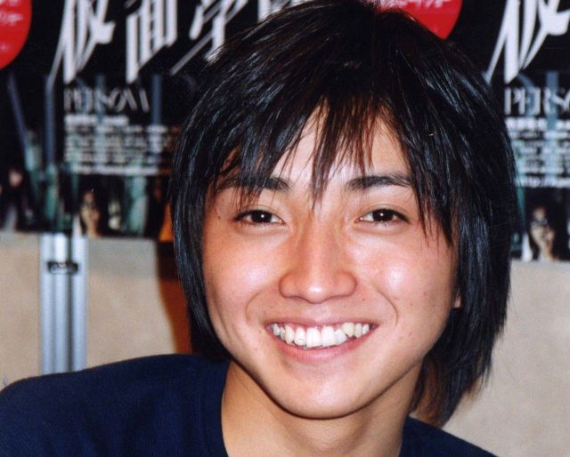 デスノートの再来?」演技派俳優の〝堕天使コスプレ〟披露にファン悶絶