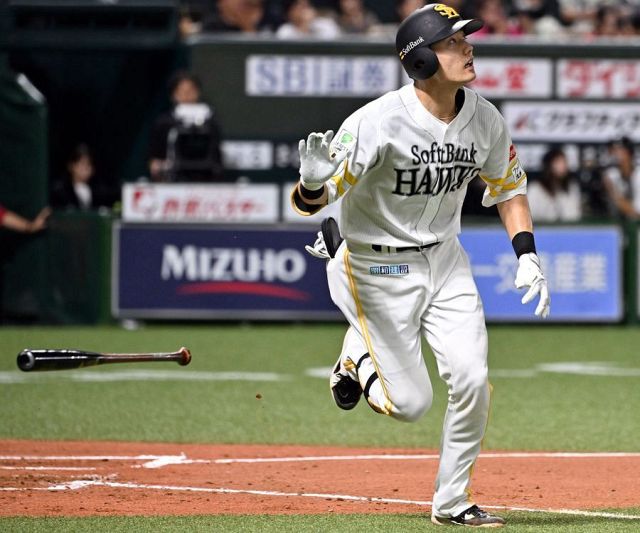 ソフトバンク栗原陵矢「何が正解かは分からない」 他球団の主力から
