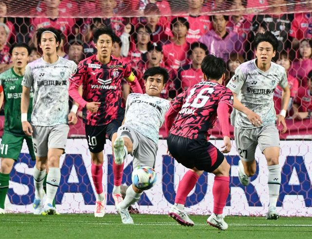 サッカー神村サッカーウェア一式2 シュートを打たせないコーチングで神村学園を支える守護神GK広川豪琉