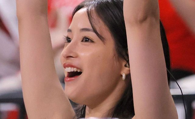 攻めるね〜」広瀬すず、雰囲気一変〝斬新な大人モード〟ドレスショット