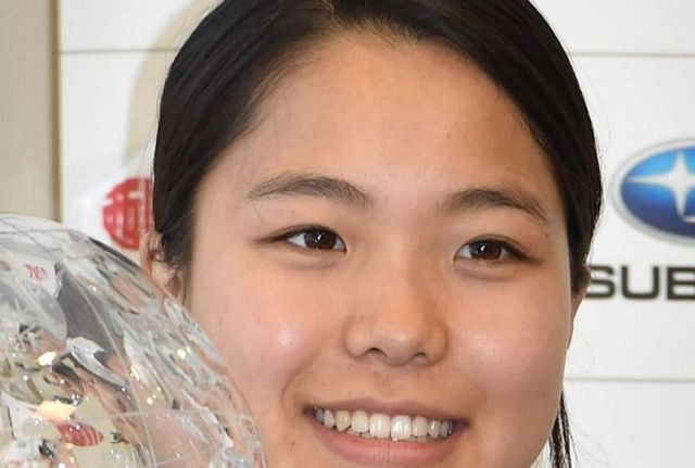 三つ編みポニテにお腹チラ見せ…高梨沙羅〝モデル〟写真に反響続々