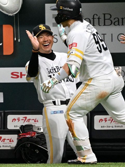 神イベントですね」 ソフトバンク、宮崎キャンプで小久保監督＆斉藤2軍