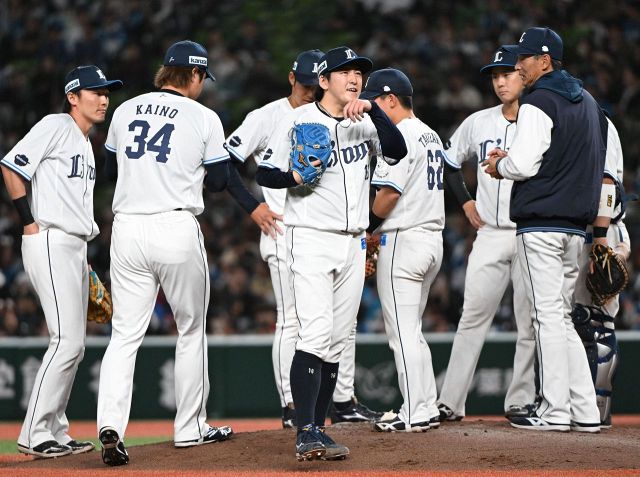 侍ジャパン 2番手隅田知一郎が執念の三者連続三振 伝家の宝刀チェンジ