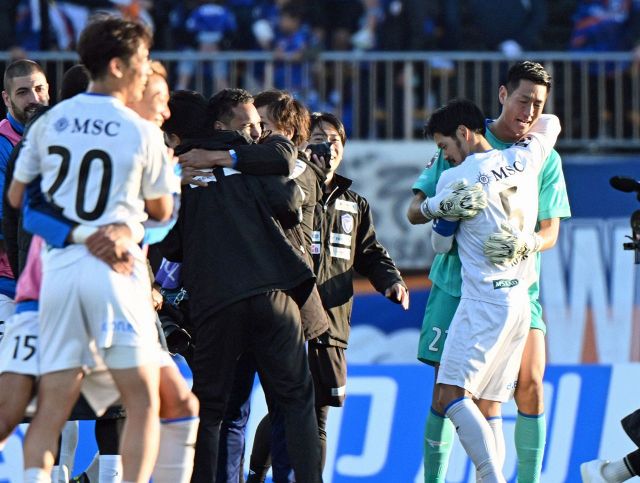 8年ぶりJ1つかんだV・ファーレン長崎　苦境で見せたワンプレーへの執念　前回の歓喜知る男が値千金の同点弾「チャンスは転がってくると」それでも主将は…