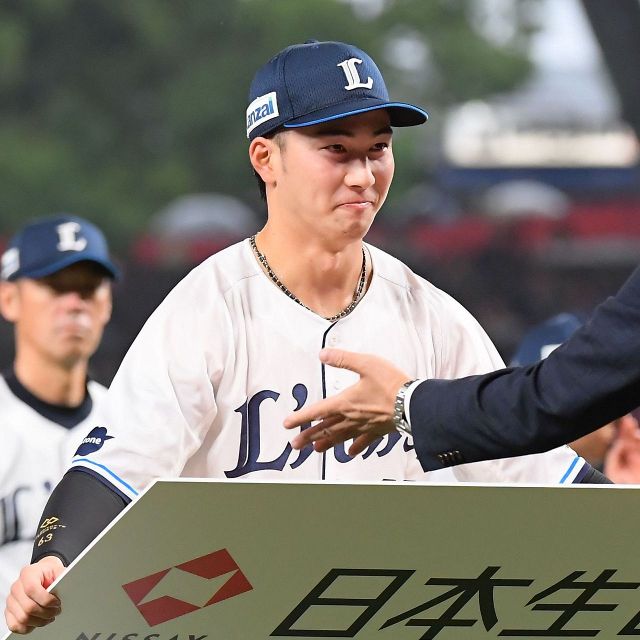 西武・中村剛也が5年ぶり月間MVP かつての定位置4番で躍動も「早く