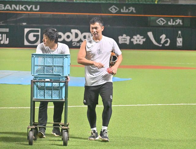 ソフトバンク高橋純平が現役引退 「ホークスが好き。そこで働けるの