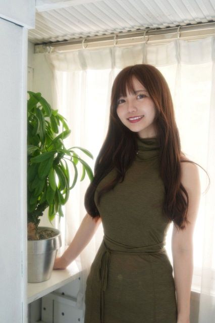 6年ぶりに紅白復帰、西野カナ〝生足美脚〟3種類のミニ丈衣装公開に「35