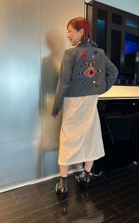 仮面ライダーオーズ」怪力ヒロインから16年…〝前垂れ〟ドレス姿の高田