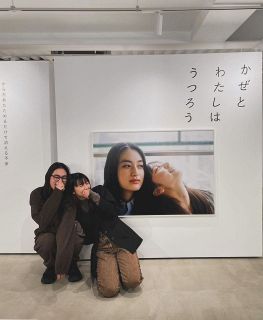 上白石萌歌　写真展　アクリルフォト　限定30 上白石萌歌 写真展 アクリルブロック 限定30｜Yahoo!フリマ（旧