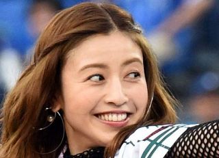 はけるのが凄い」46歳浜崎あゆみがミニスカ披露「美脚大好き」「カッコ