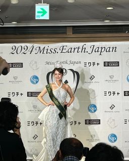 猫目3姉妹！」桐谷美玲〝誕生日祝った〟元「Seventeen」3ショットに