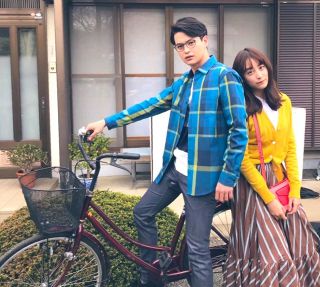 「ドラマでは結ばれなかった2人が…」共演から1年後に電撃婚、出産経た34歳女優〝大阪満喫〟姿に「見てて幸せな気持ちになる」「前髪あげてるの可愛い」の声