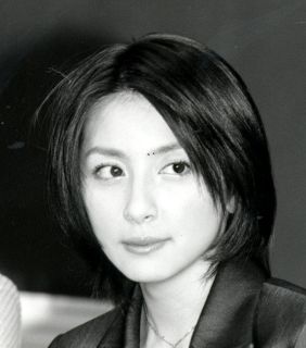 奥菜恵、45歳の〝昼休憩中〟最新ショットに反響「なんと」「ヤバイ