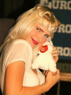 時計、ブレスレット、指輪、凄い数」指原莉乃の〝ほろ酔い〟ショットが