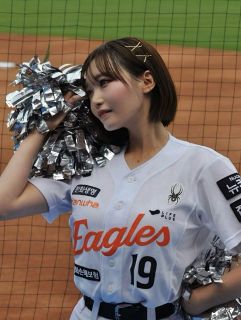 氷川きよし、54歳男性歌手と〝限界突破〟密着ショットに騒然「キーナの