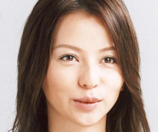 眼も心も覚めました」70歳郷ひろみ〝鏡越し自撮り〟に「ひろみの鏡越し