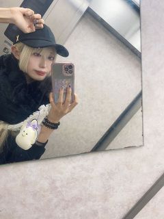若い子はたくましい」元フジアナ中村江里子、長身スレンダー次女と